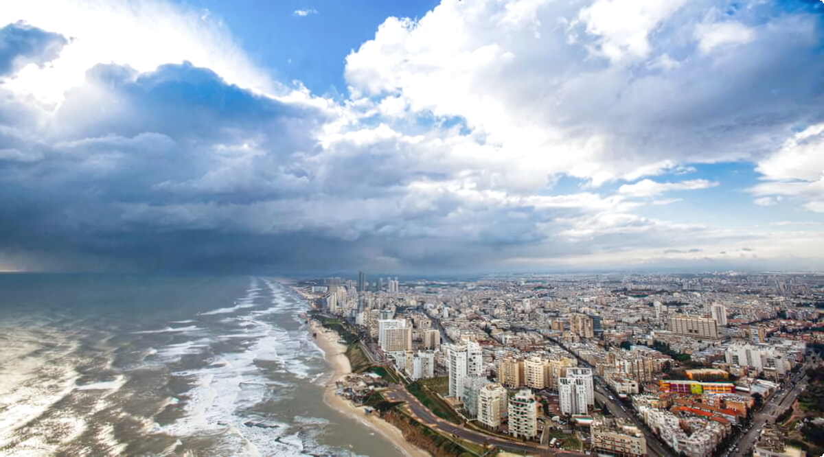 Onze autoverhuurservices bieden een gevarieerde selectie van voertuigen in Bat Yam.